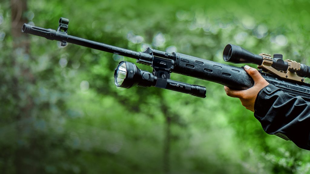 Trustfire T70 metsästysvalo ja hakuvalo huikea 1000 m valokeila, teho 2300 lm