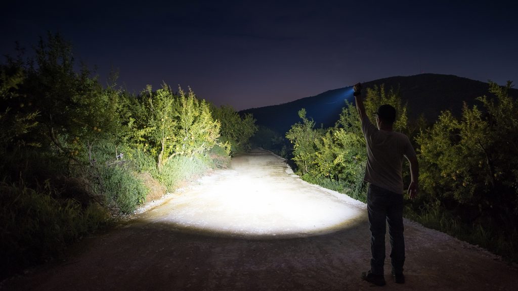 Tehokas taskulamppu Trustfire MC3 valoteho 3300 lm ja 362 metrin ultrapitkä kantama